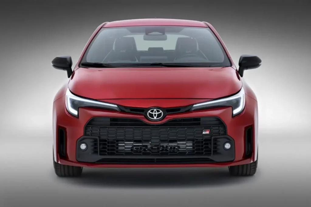 Toyota GR Corolla 2023: priser och egenskaper