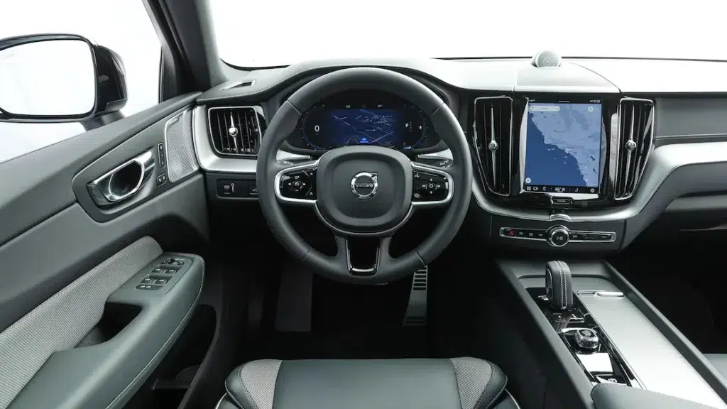 Volvo XC60 2023: priser och egenskaper